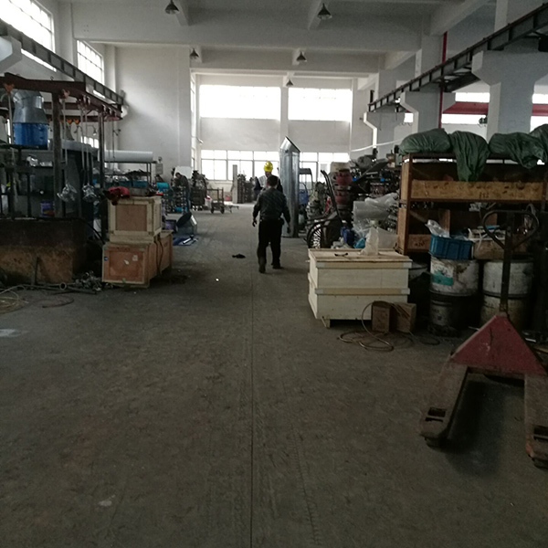 日标高平台法蘭球閥廠房環境